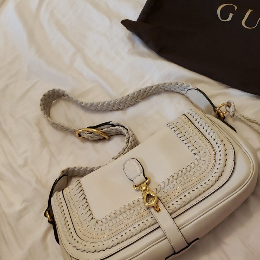 Cream colored Gucci Bag - Picture 3 of 9